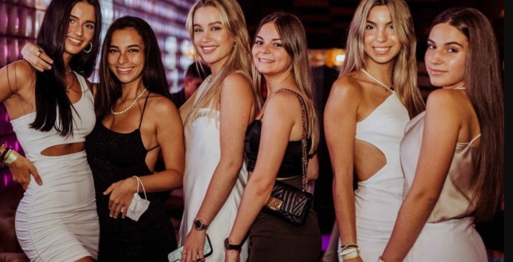 barcelona night club dress code